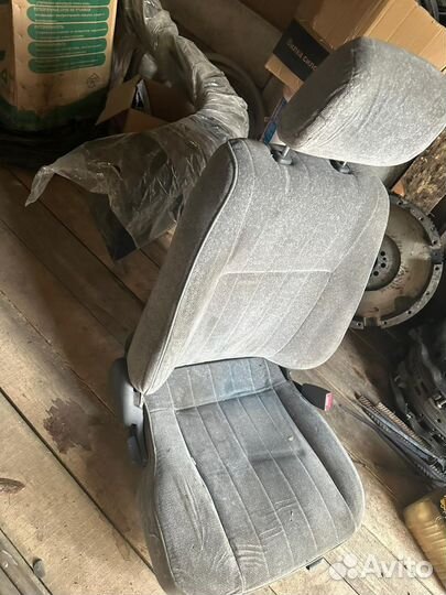 Передние сиденья от toyota