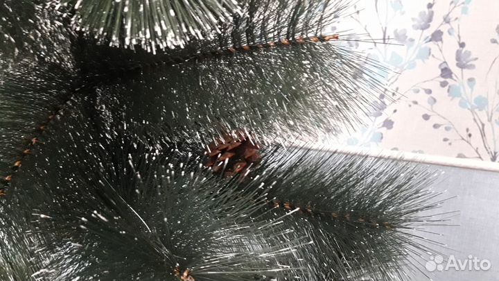 Елка искусственная + украшения в подарок