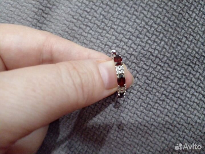 Продам серьги серебряные 925 пробы
