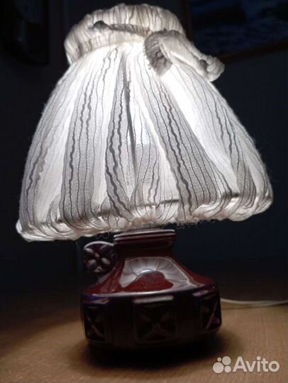 Лампа настольная светильник