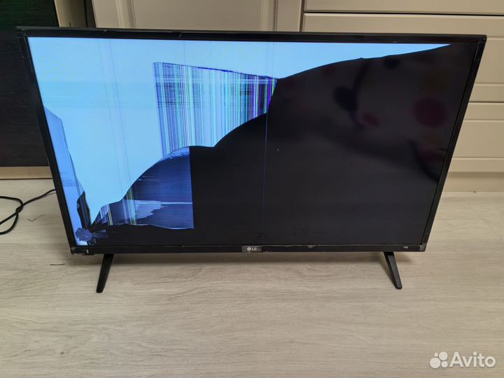 Телевизор lg на запчасти 32LG500V