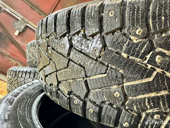 Pirelli Ice Zero 215/65 R17