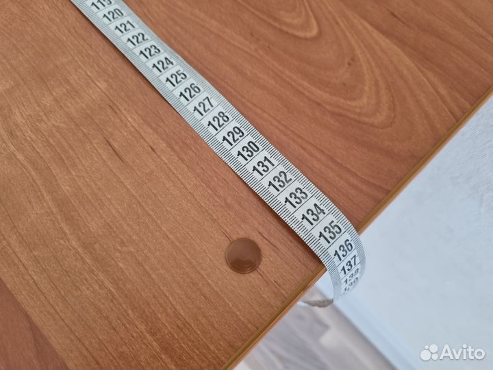 Угловой компьютерный стол