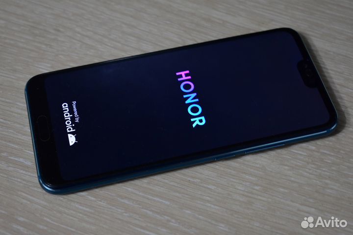 HONOR 10, 4/64 ГБ