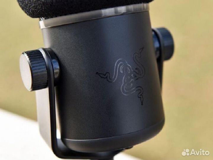 Динамический микрофон Razer Seiren Elite