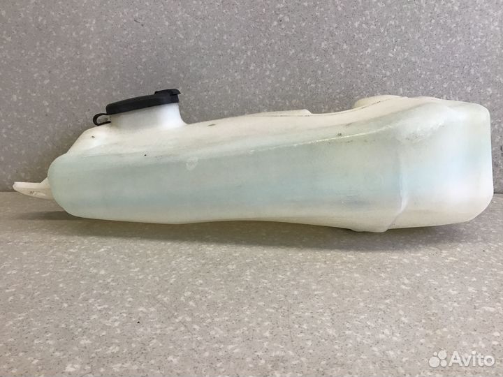 Бачок омывателя лобового стекла Renault Sandero 20