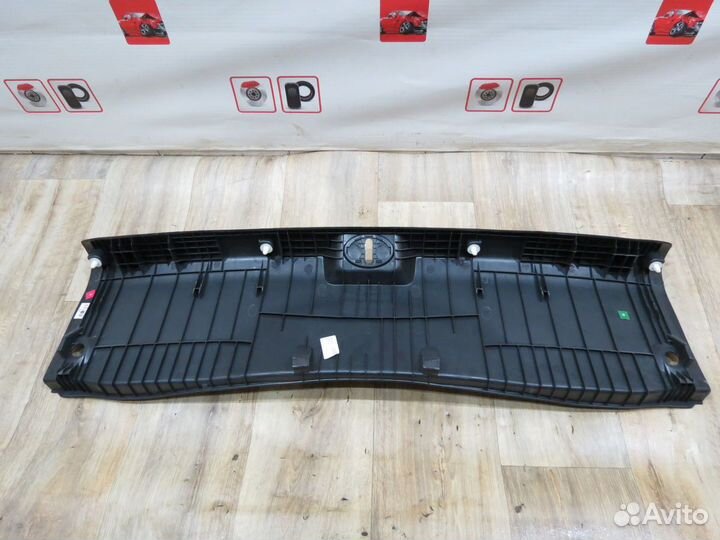 Кожух замка багажника Kia Optima 4