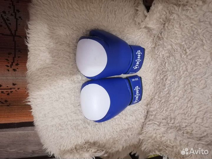 Боксерские перчатки