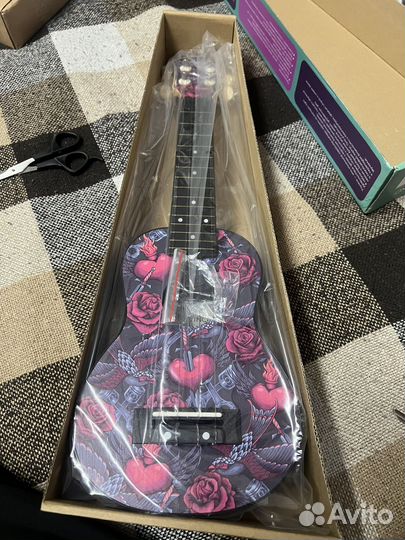 Укулеле новый