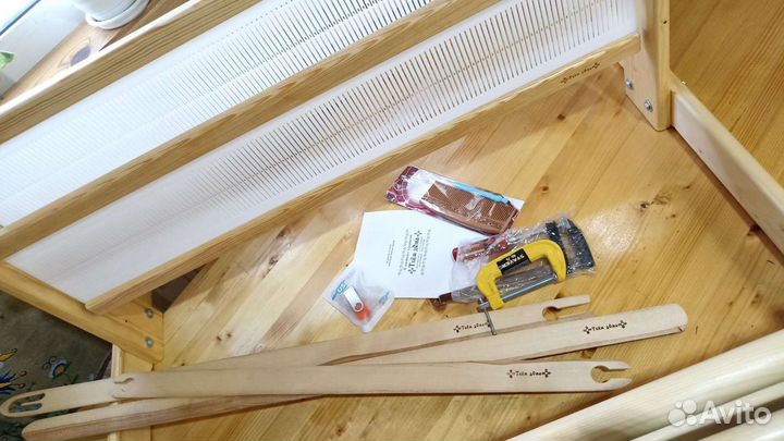 Ручной ткацкий станок с двумя бердо