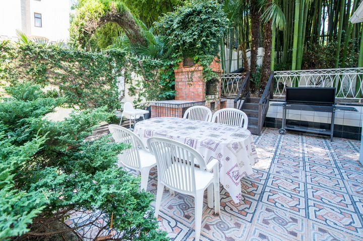 Дом 240 м² на участке 5 сот.