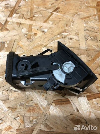 Дефлектор воздушный Mercedes C W204 646.811 OM646