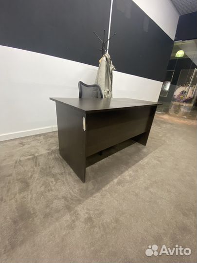 Продам офисные столы