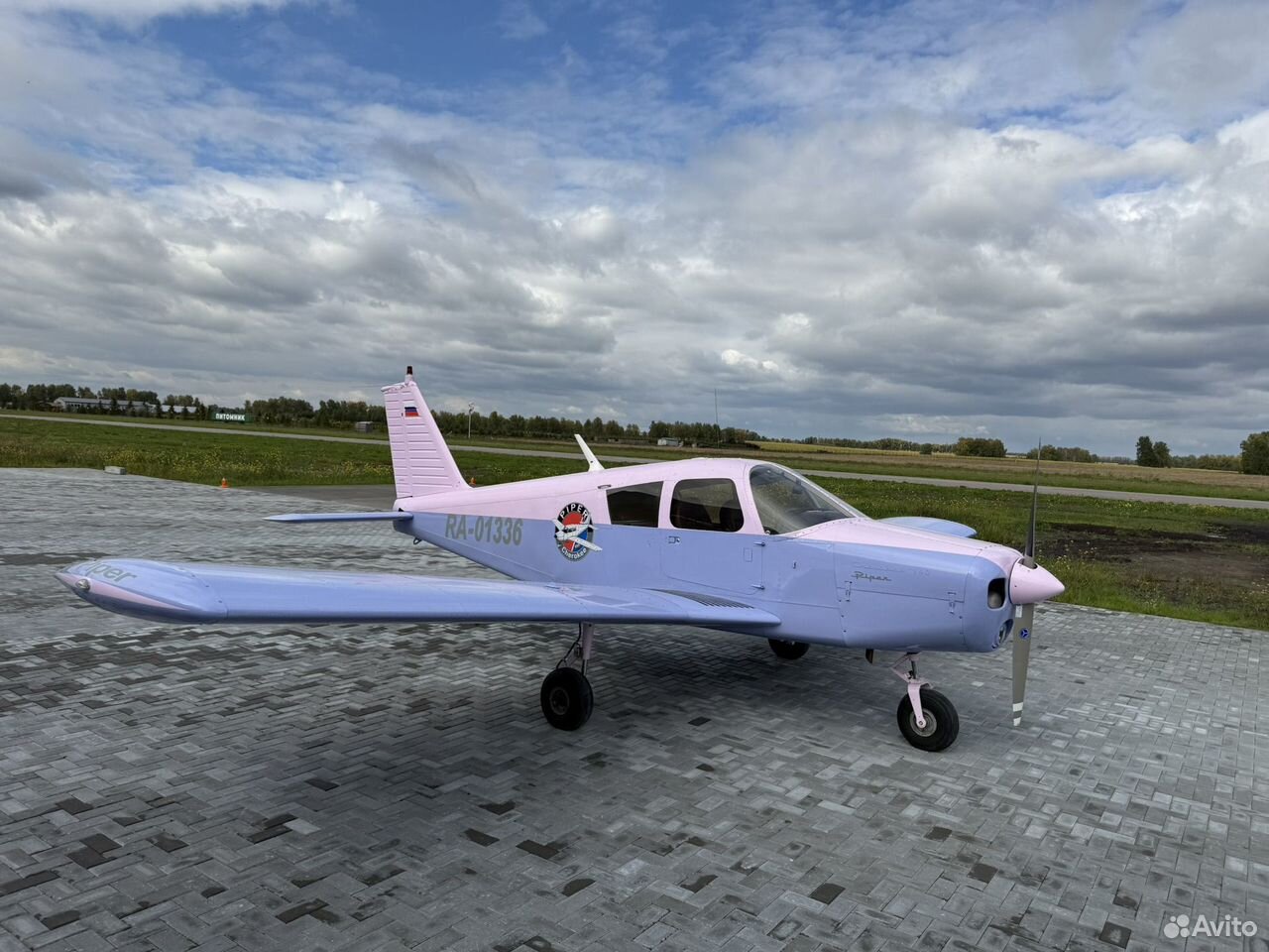 Самолет Piper PA 28-140