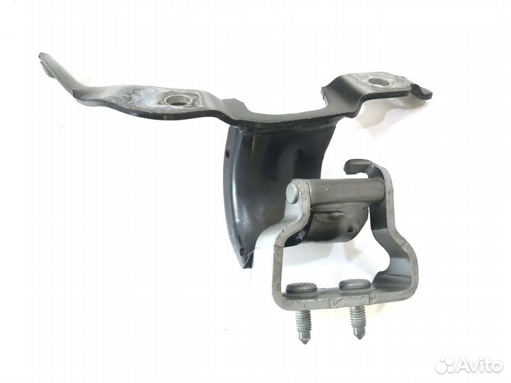 Петля багажника правая Audi A4 B7 Avant