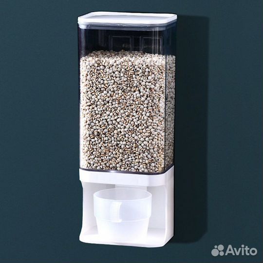 Контейнер для сыпучих с дозатором