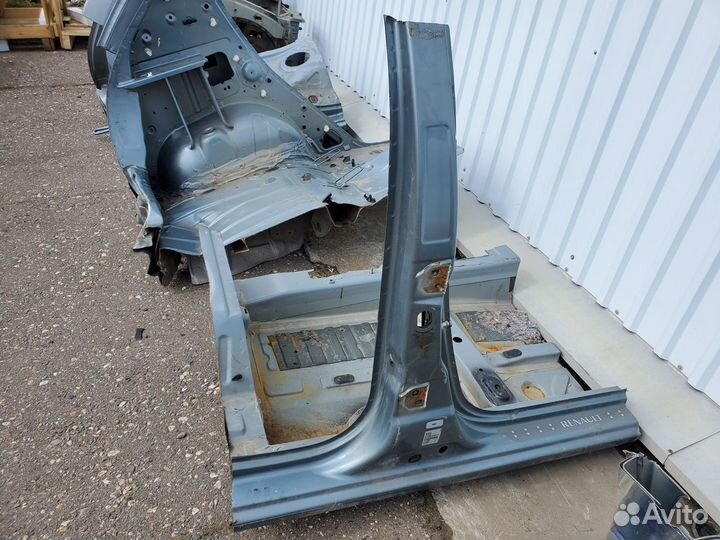 Центральная стойка с порогом правая sandero 1