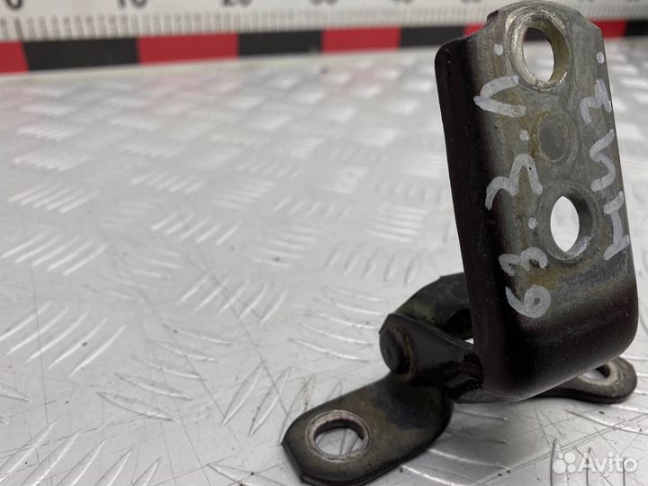 Б/У петля двери задний левый Toyota Corolla