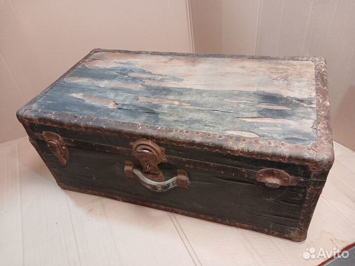 Чемодан (сундук ) дорожный