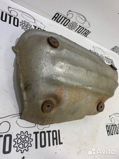 Тепловой экран правый Infiniti Fx35 S50 VQ35 2006