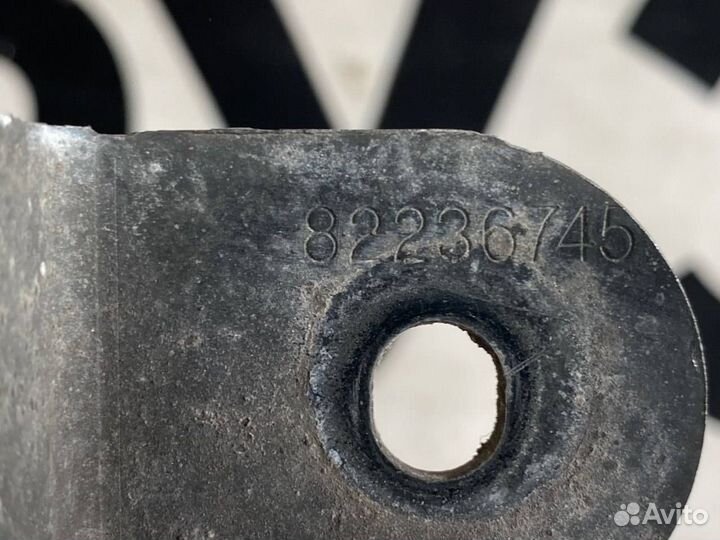 Кронштейн спойлера Volvo FH4 82236545