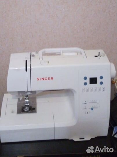 Швейная машина 