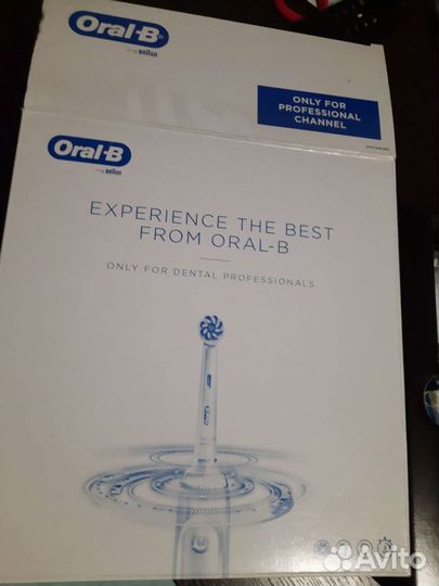 Электрическая зубная щётка Oral-B Genius 8000-9000