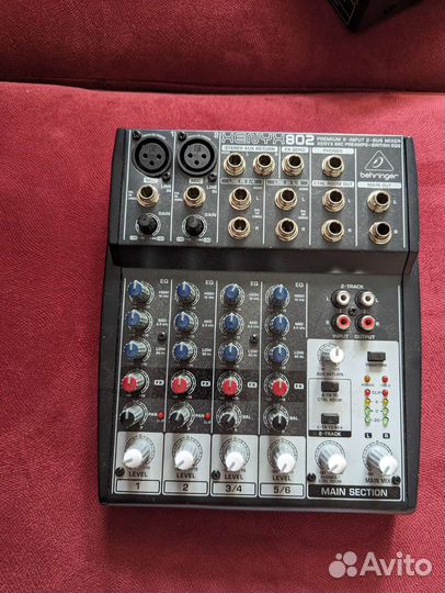 Микшерный пульт behringer 802