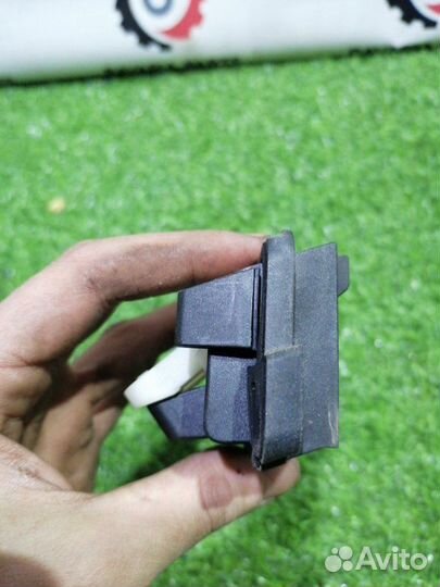 Кнопка багажника Mercedes S W221 3.5 M272 2007