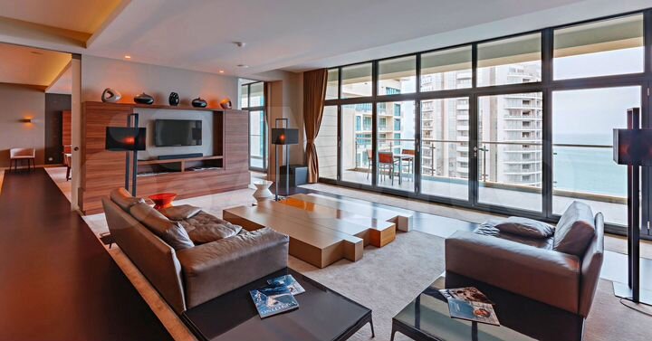 3-к. апартаменты, 125 м², 14/15 эт.