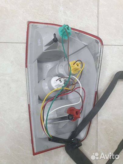 Задний левый фонарь на Черри Т11