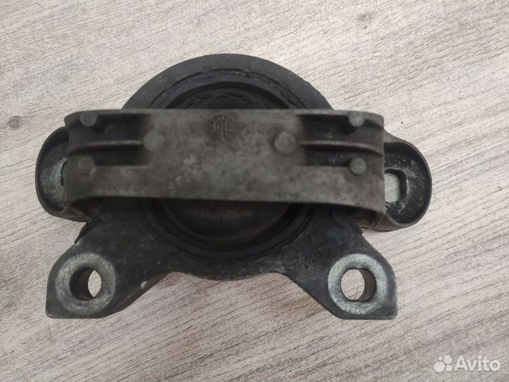 Опора двигателя правая Ford Focus 1 1.8 tdci