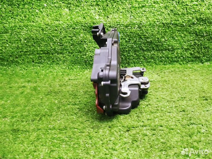 Замок двери задней правой Volkswagen Touareg (200