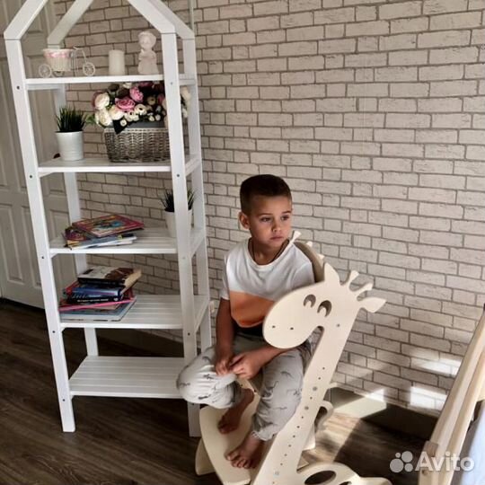 Стеллаж в детскую