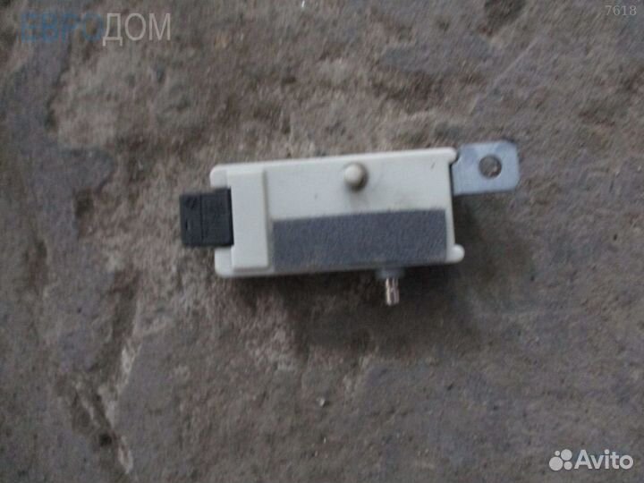 Антенна усилитель разнесенной BMW E53 s1055476