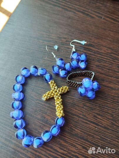 Серьги,бусы,браслеты из бисера