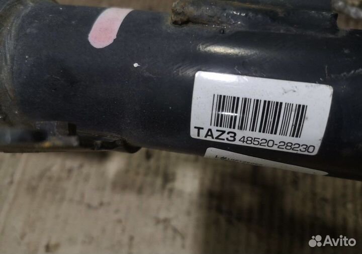 Стойки передние toyota voxy