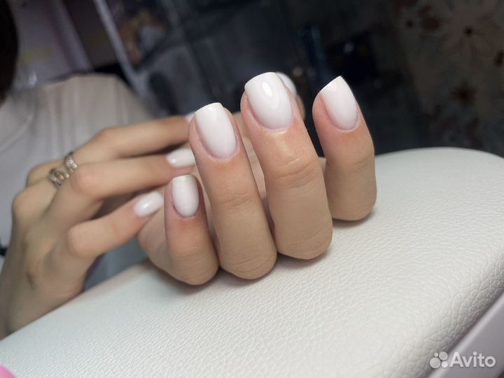 Модель на маникюр
