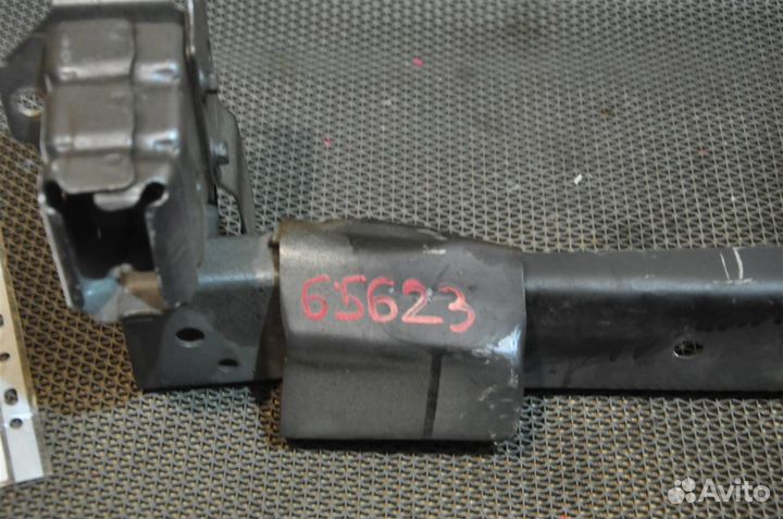 Усилитель бампера (передний) honda CR-V RD8