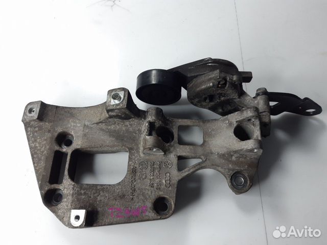 Кронштейн генератора Volkswagen Passat B6 2.0 FSI