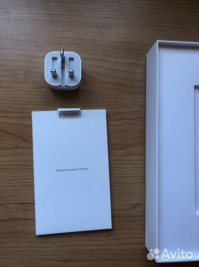 Коробки Macbook pro 16 и iPad pro 12