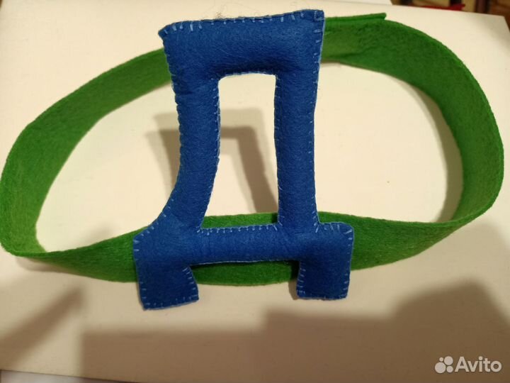 Ободок на голову с буквой