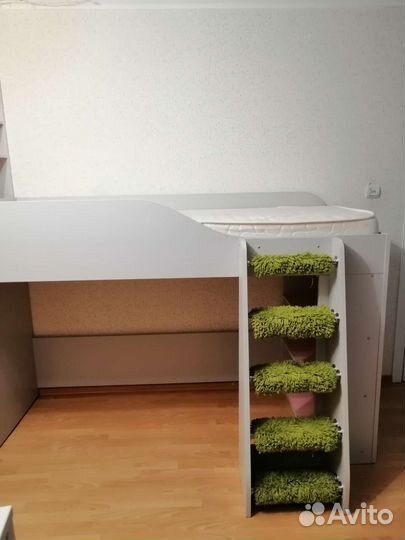 Детская Кровать-чердак с матрасом