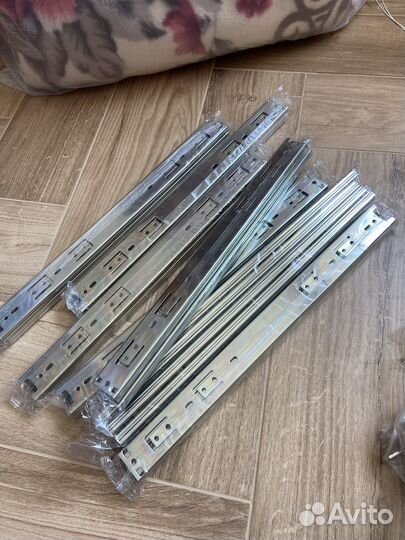 Петли мебельные и направляющие