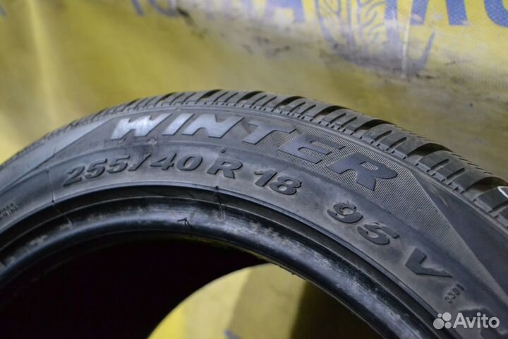 Pirelli Winter 240 Snowsport 255/40 R18