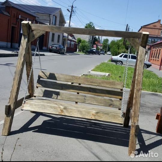 Качели из натурально дерева