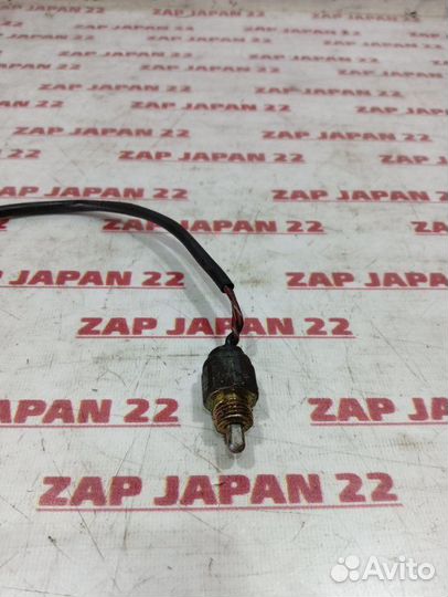 Датчик заднего хода Mitsubishi Pajero Sport K94