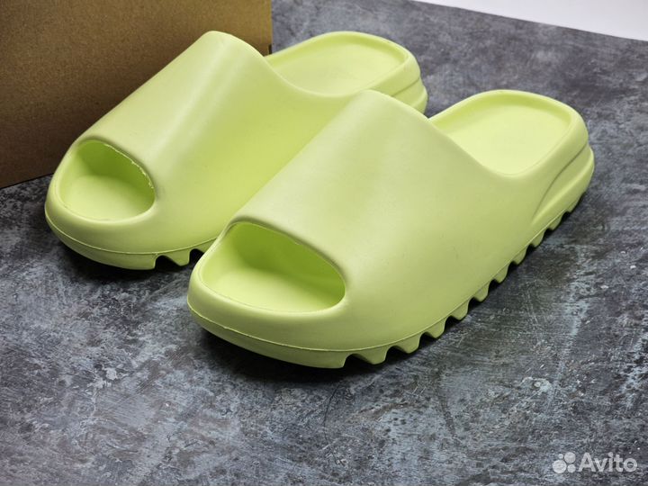 Шлепанцы Yeezy slide