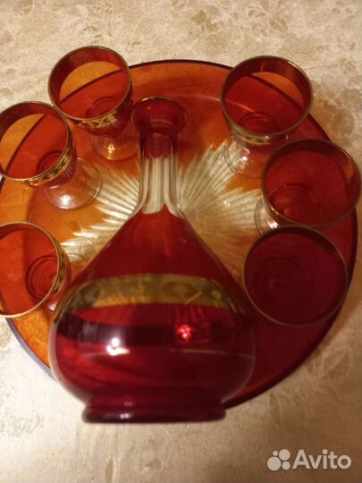 Сервиз из рубинового стекла с позолотой