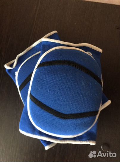 Наколенники